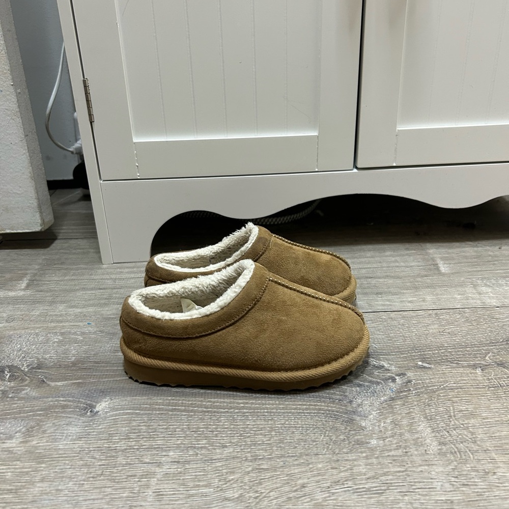 Cat & Jack Toddler Jude Clog Slippers